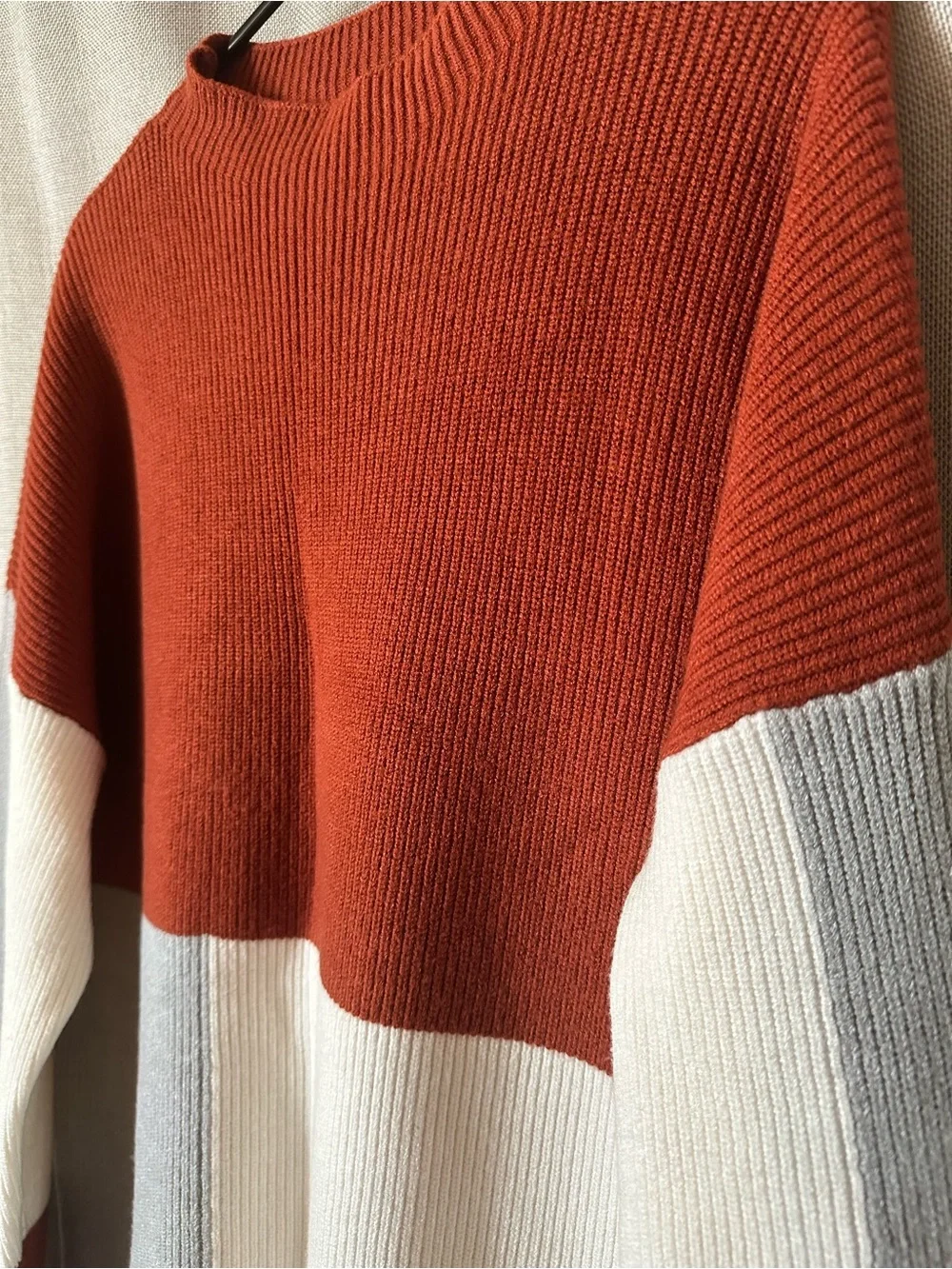 Roolee•colorblock mock-neck sweater•large•viscose blend•rust orange/cream/gray
